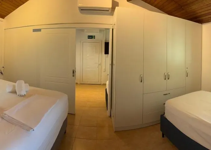 Hermes Grove * Katarrakhion